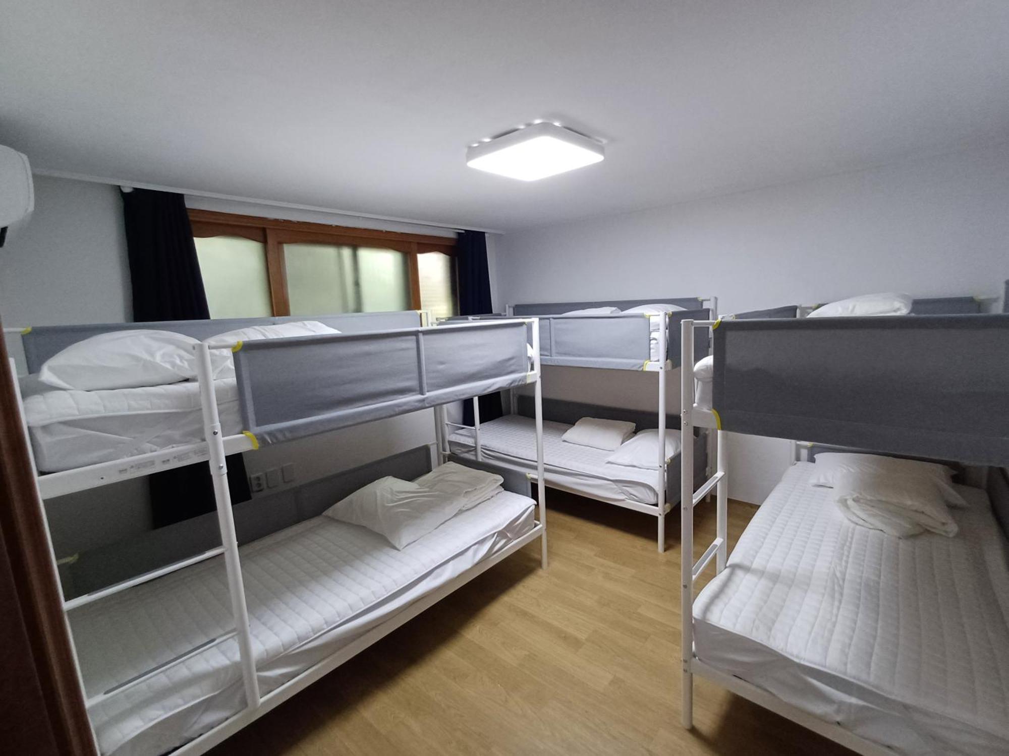 Ocean'S Guesthouse - Foreigners Only Seoul Exteriör bild
