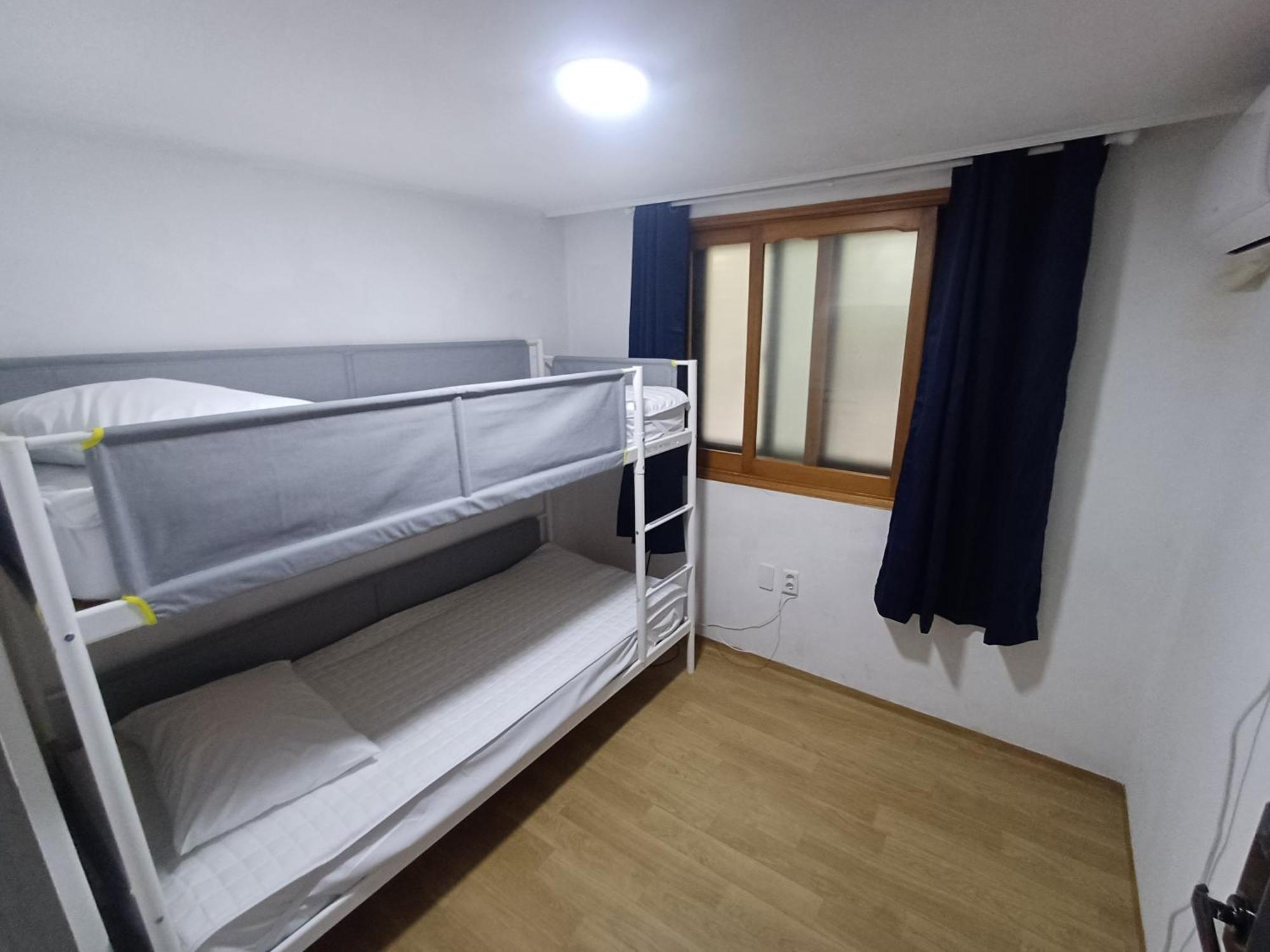 Ocean'S Guesthouse - Foreigners Only Seoul Exteriör bild